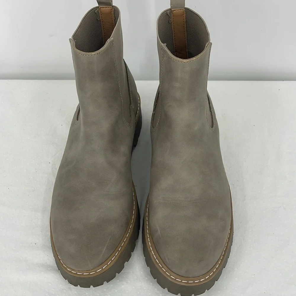 DOLCE VITA LOBERA SIZE 10  Gray Chelsea Boots